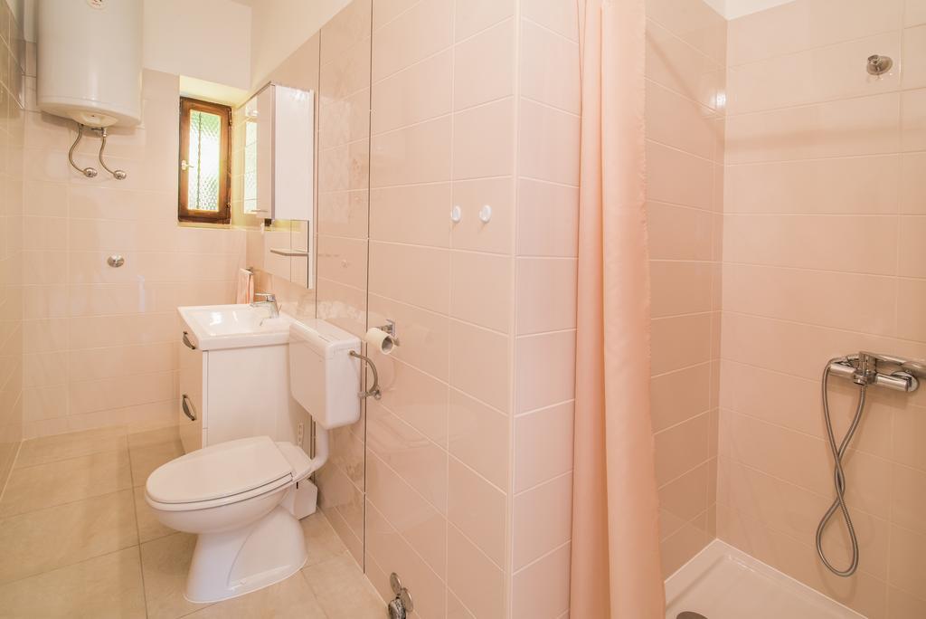 Apartment Ana 1 Malinska Eksteriør billede